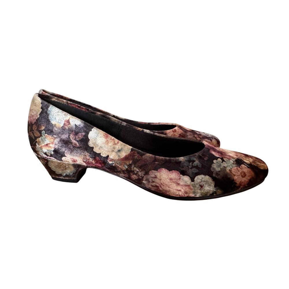 NEW Soft Style Angel II Hush Puppies 7.5N Black Floral Velvet Low Heel Pumps
